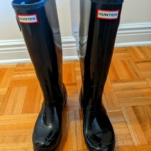 Hunter women's tall winter rain snow boots US size 7 Like New. Genuine